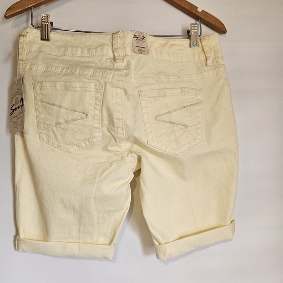 SEVEN7 ROLLED CUFF PALE YELLOW BERMUDA SHORTS - Picture 2 of 11